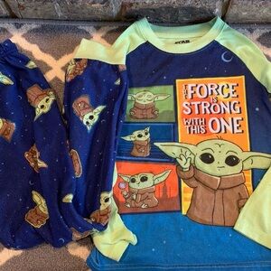 Boys Star Wars size 8 pajamas Baby Yoda long sleeve set